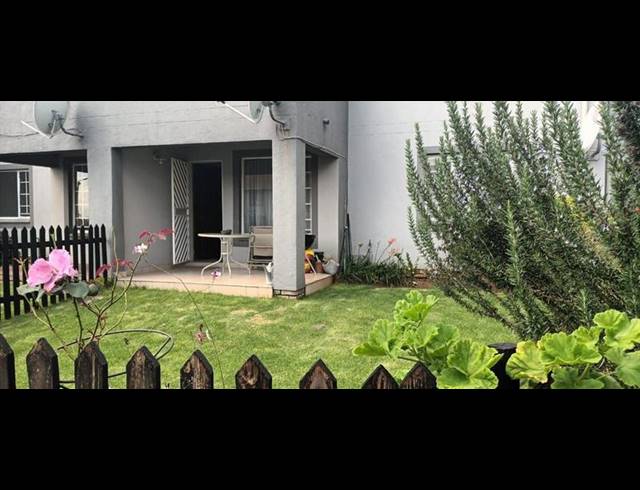 2 BEDROOM TOWNHOUSE FOR SALE IN GLEN MARAIS